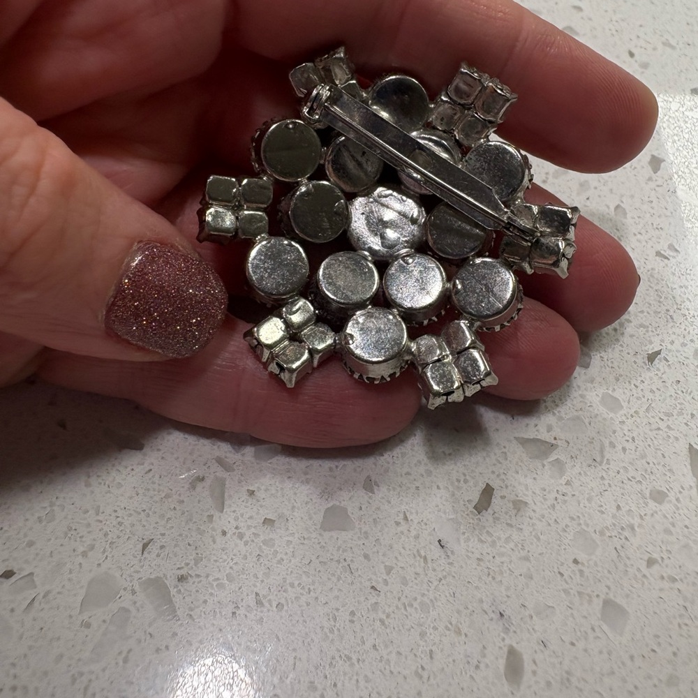 Vintage Elegant Silver Crystal Brooch - Picture 4 of 8